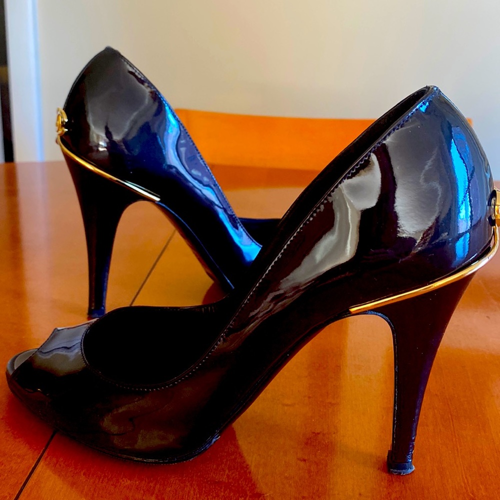Chanel shoes. Size 8.5. Navy. Worn once.